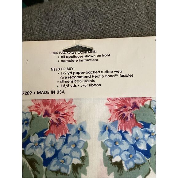 COPY - Vintage Daisy Kingdom Hydrangea Sampler #6392 No Sew Fabric Appliqué - Picture 6 of 6